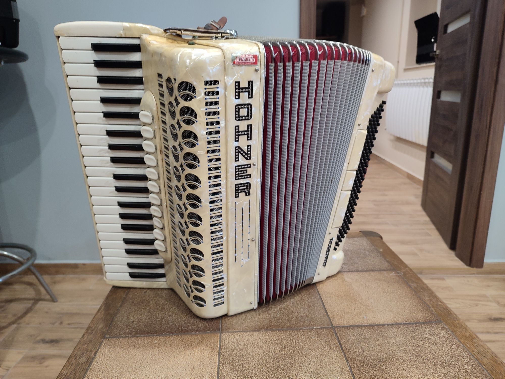 Akordeon Hohner Champion 120 basów