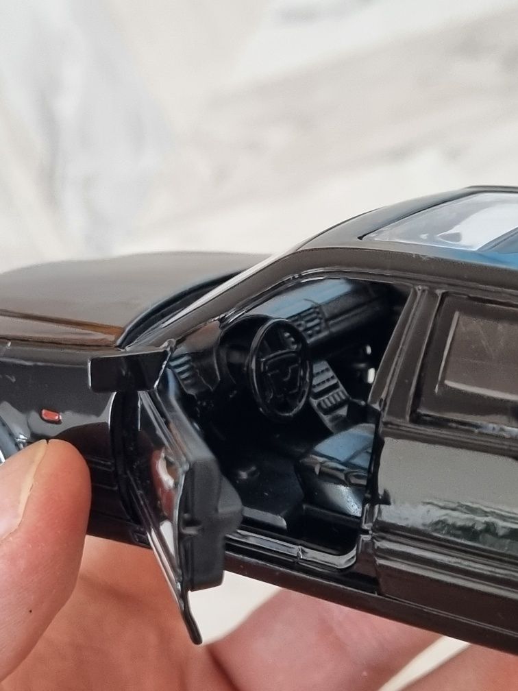 Іграшкова модель Mercedes S320 Lang W140 (1:32)