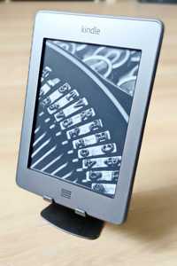 Czytnik Kindle Touch 4 gen - jak nowy -dotykowy-6"-3GB-MP3-Wifi- E-ink