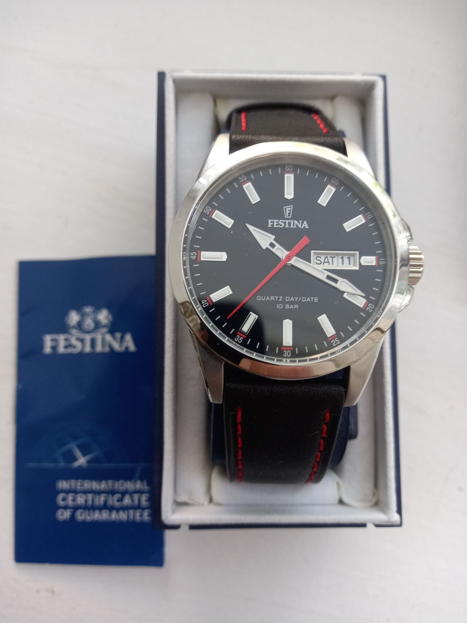 Продам новые часы Фестина