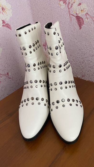 Продам ботинки, новые