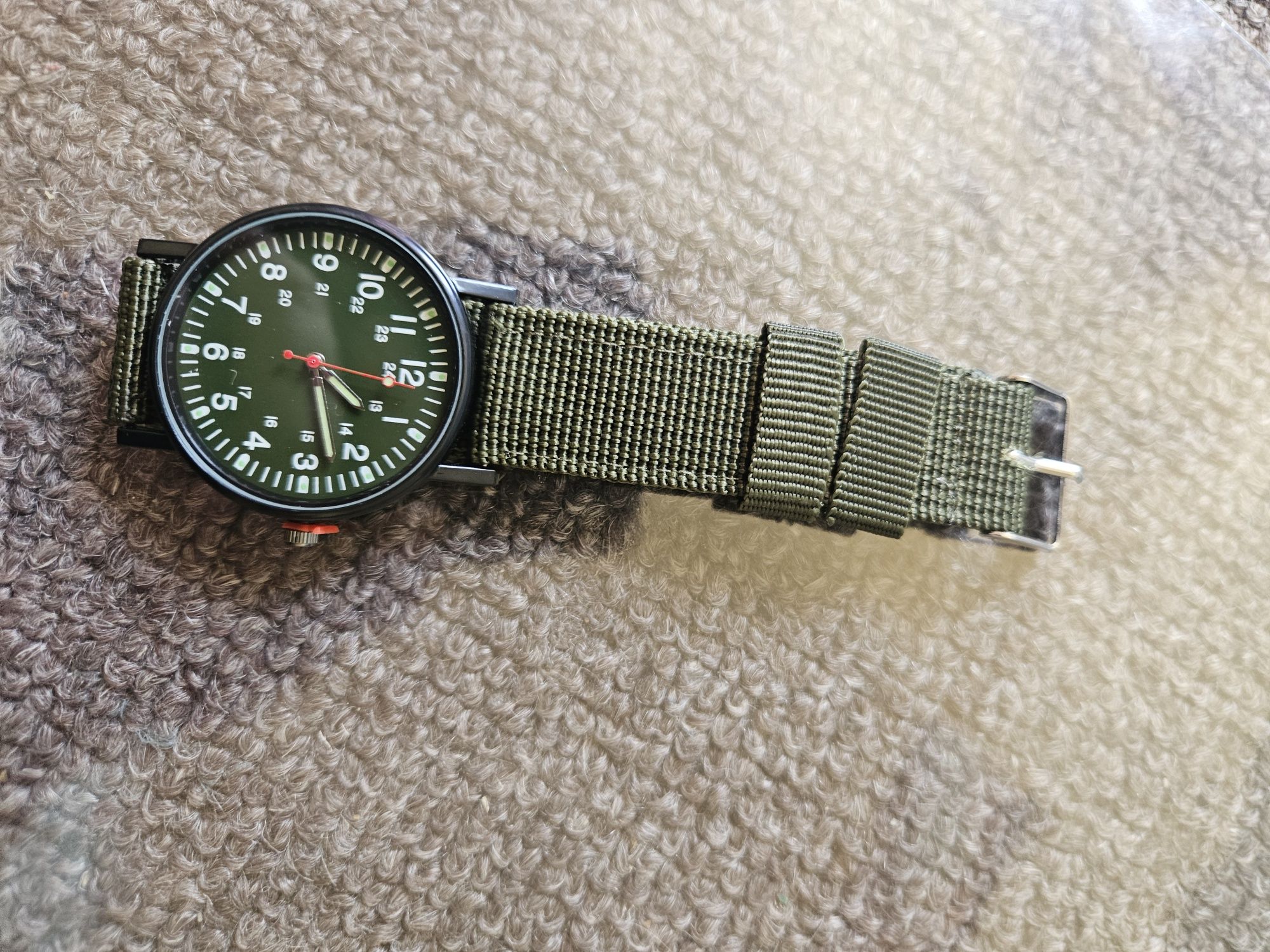 Nowy zegarek militarny w stylu US Army
