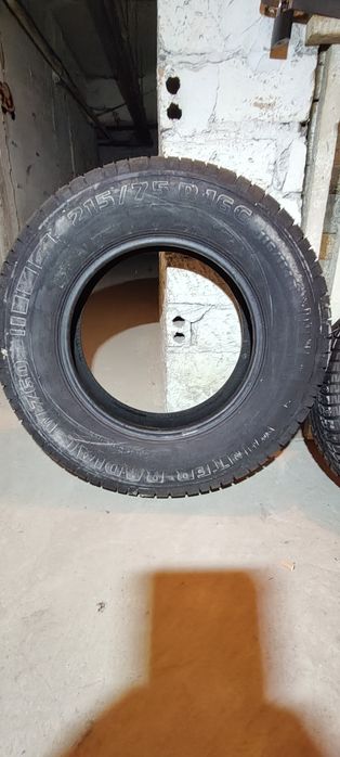 Opony zimowe 215/75/16c