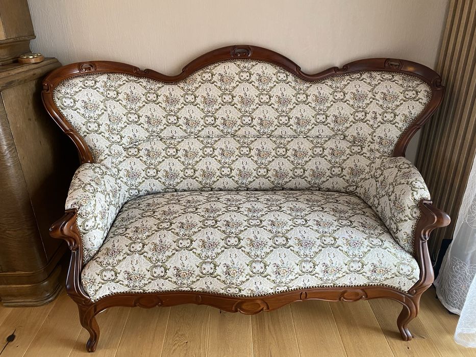 Elegancki zestaw wypoczynkowy po renowacji: kanapa + 2 fotele