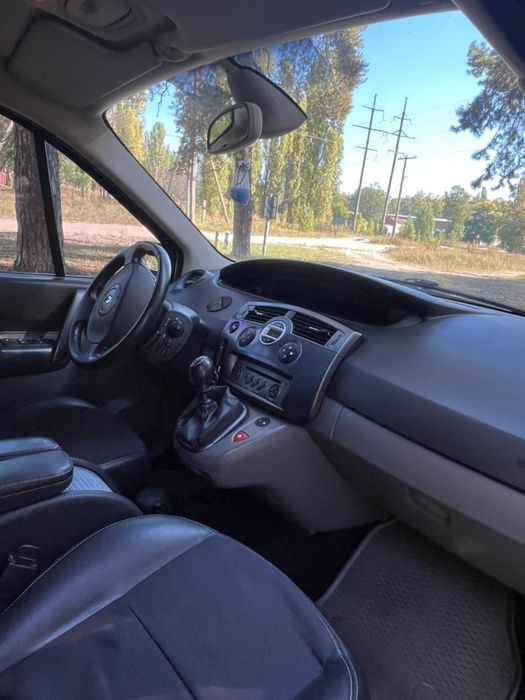 Надійне авто Renault Scenic