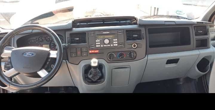 Ford Transit 2.2. Diesel  zabudowanwany  na  kampera.