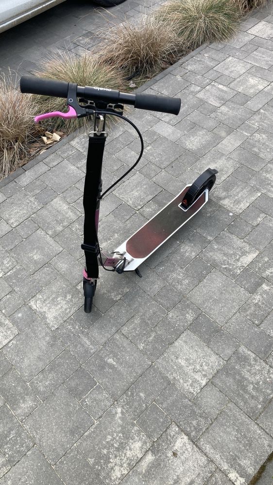 Hulajnoga OXELO MID9 z Decathlon