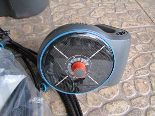 Gardena AquaBloom solarny zestaw nawadniający ze zbiornikiem wodnym