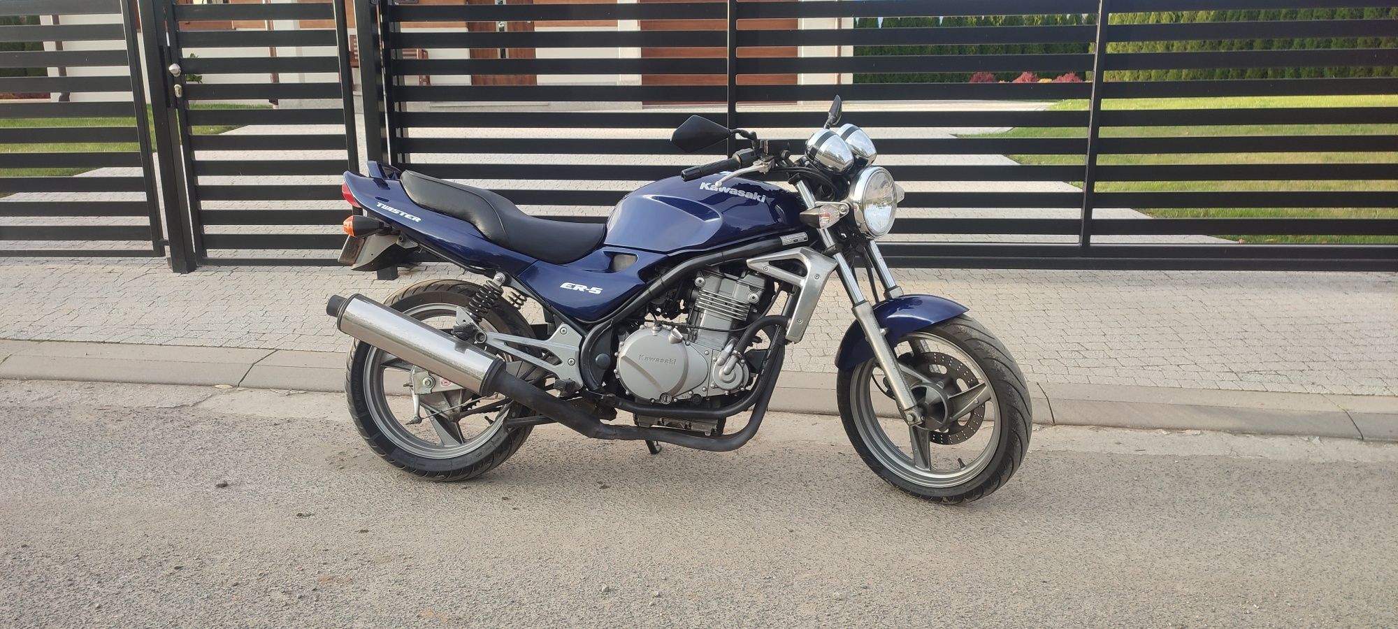 Kawasaki er 500. 1998. 28.tyś przebiegu.