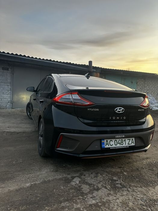 Hyundai ioniq electric 28kwt 2017г.в.