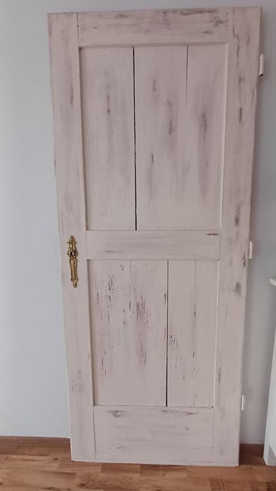 Drzwi drewniane bez futryny