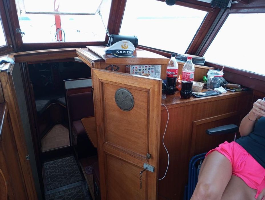 jacht motorowy hausboat