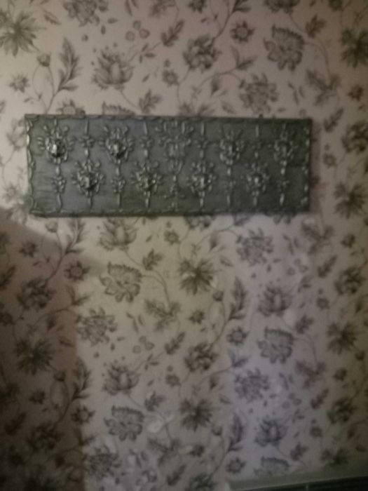 Suporte para casacos em estanho