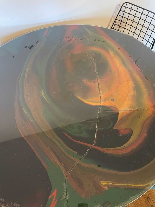 Okrągły stół z krzesłami