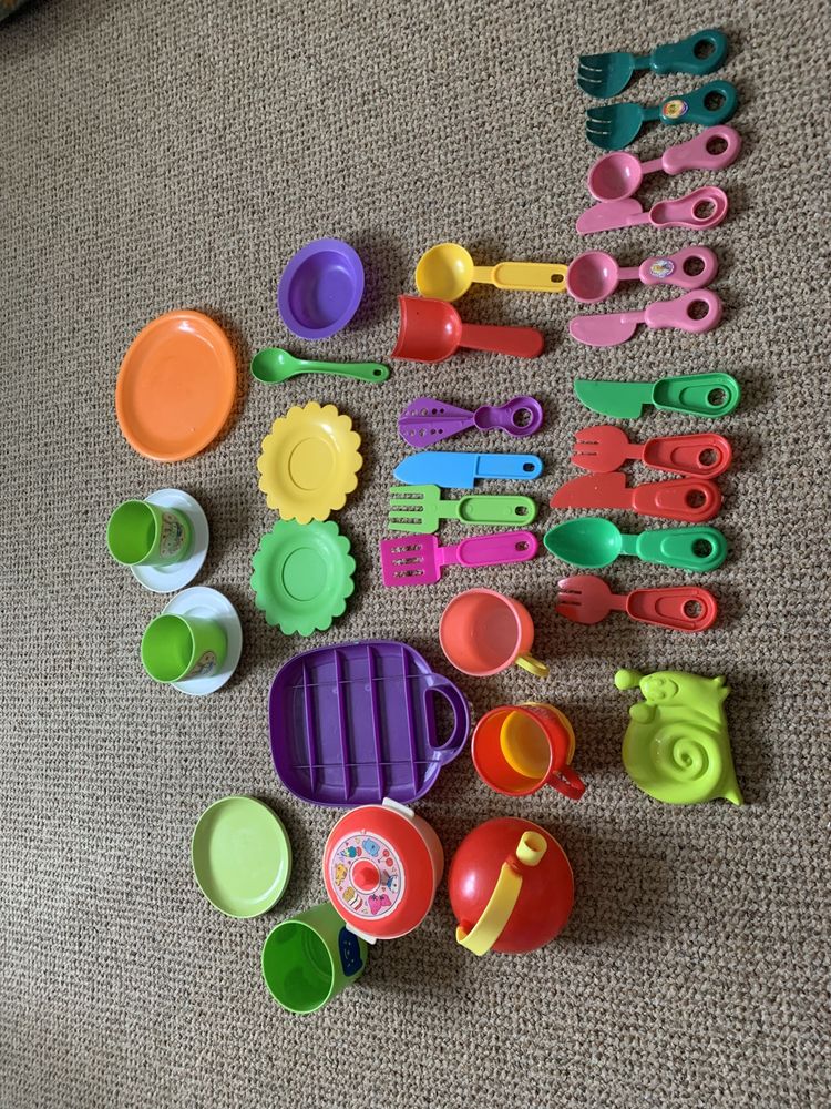 Продам  набір іграшкового посуду