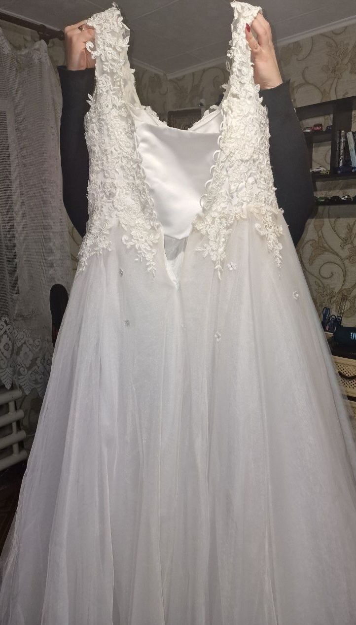 Весільна сукня 50 розмір