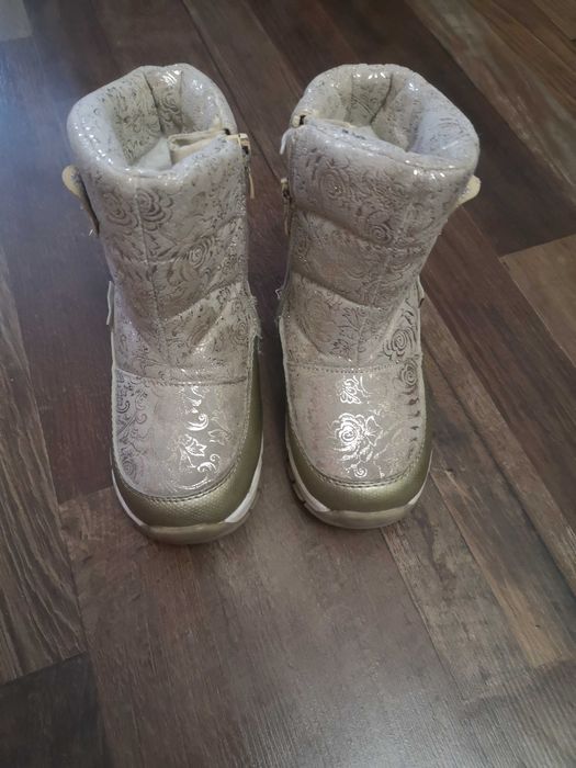 Продам зимові дитячі чобітки