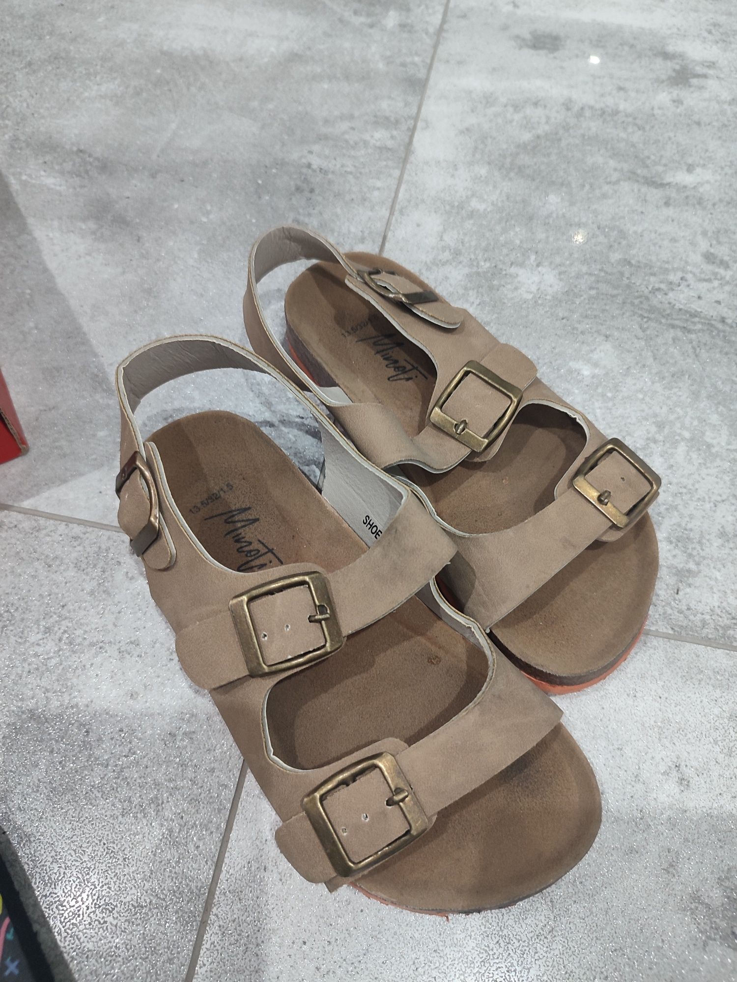 Sandałki Nike 32