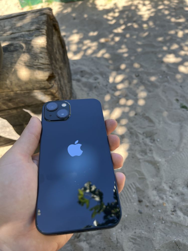 Продам Iphone 13