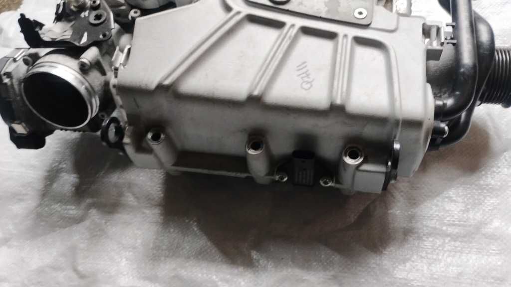 Компресор наддуву повітря Audi Q7 Q7 A4 A5 A5 A7 A8 06E145601AN