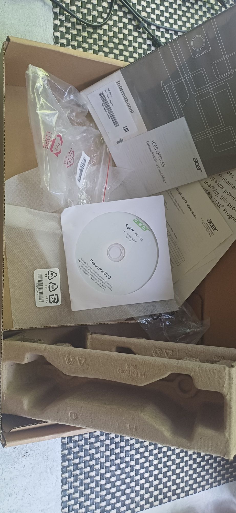 Ноутбук acer aspire es11 як новий