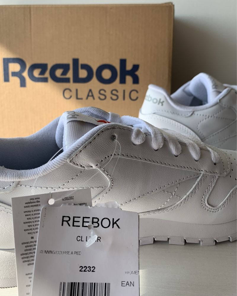 Нові! Шкіряні кросівки Reebok Classic (35 p)