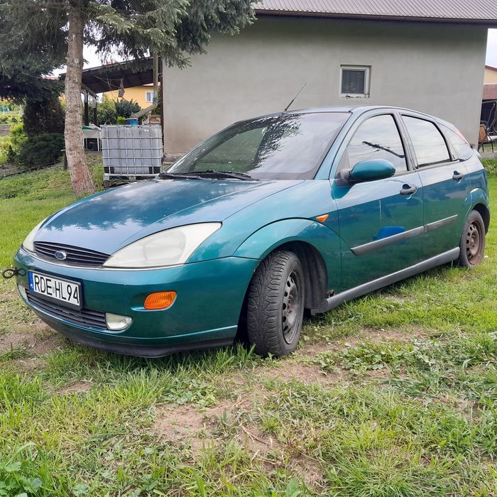 Ford Focus mk1 ghia 1.6 lpg