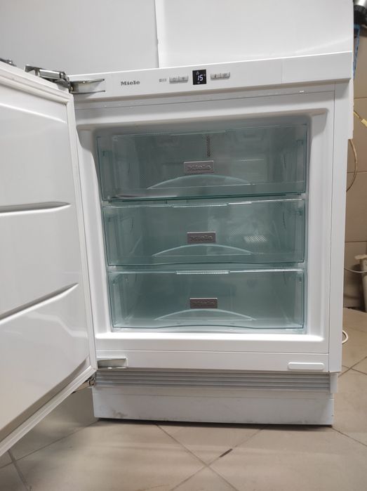 Морозильная камера miele F 31202 UI.