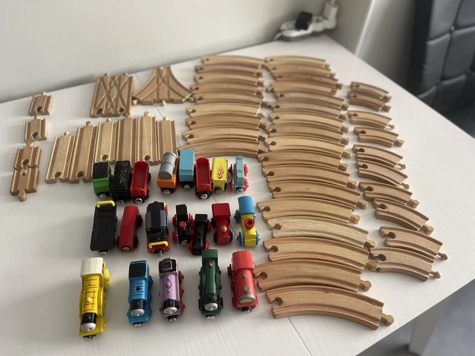 Деревʼяні дорога з паровозиками Томас та його друзі в гарному стані