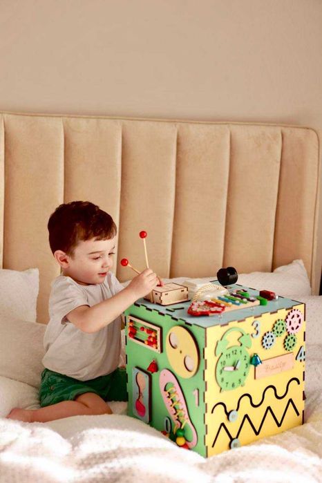 Бізікуб, бізібудинок. Бизикуб, бизидом.