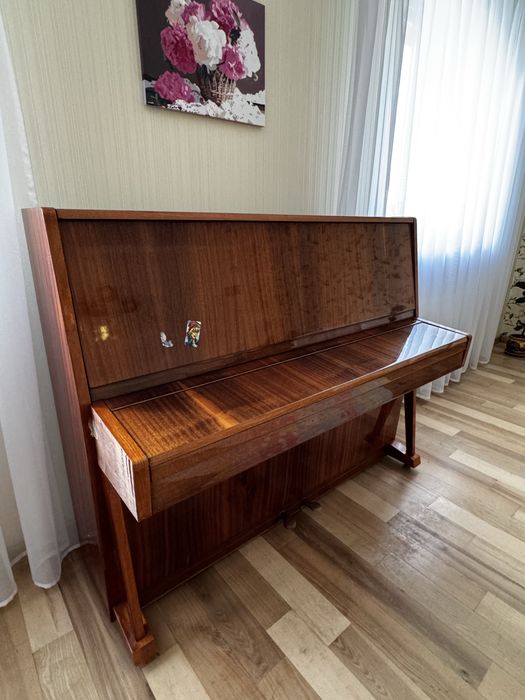 Продам піаніно Україна