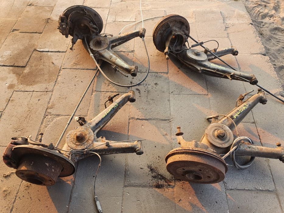 BMW E36 Wahacz Wahacze Tył Tylne Prawy Lewy Tylni Części BMA