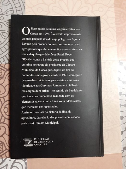 Livro "Corvo uma viagem açoriana"