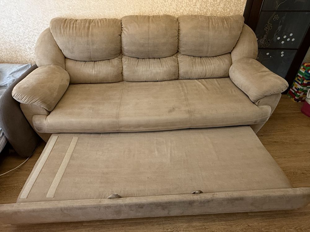 Продам диван для гостнной