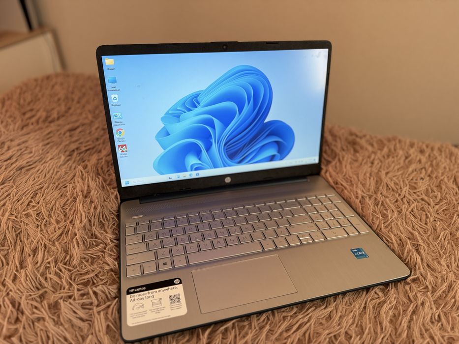 Ультрабук HP 15, core i3-1115G4, хороша батарея