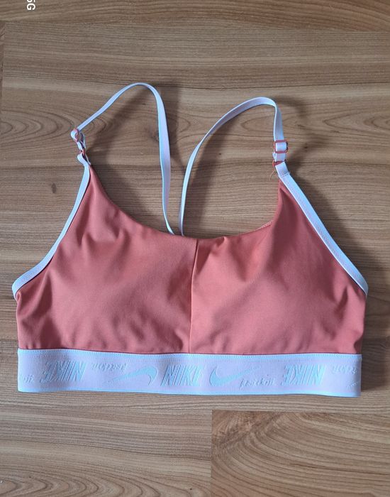 Top sportowy nike m