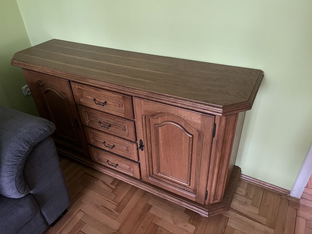 Komplet mebli drewnianych
