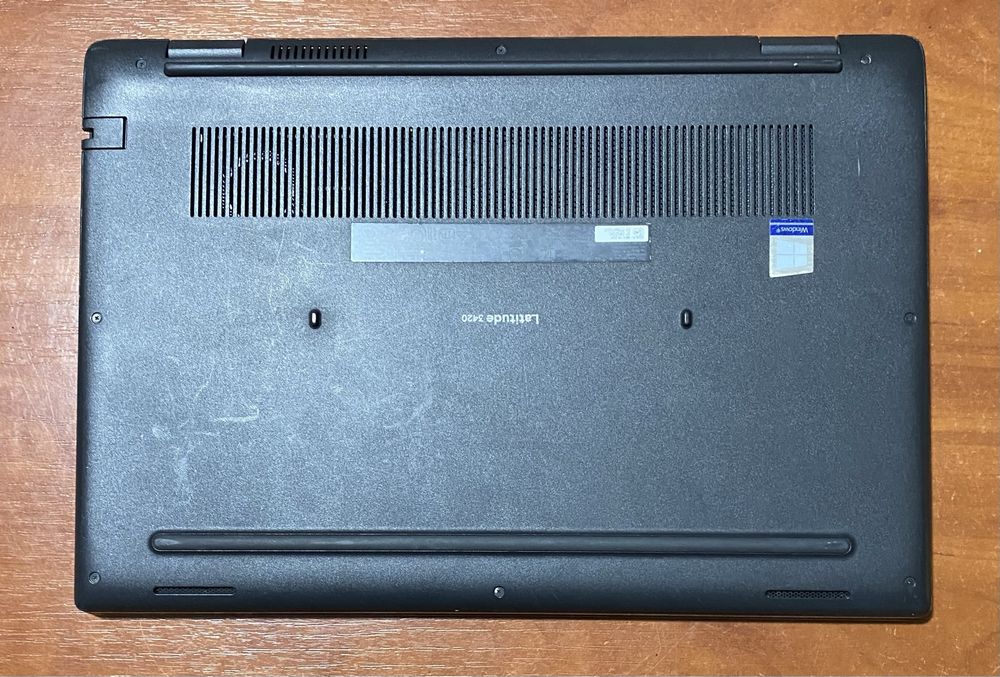 Dell latitude 3420 14" 8GB RAM/128GB SSD/ i3-1115G4 ! D890