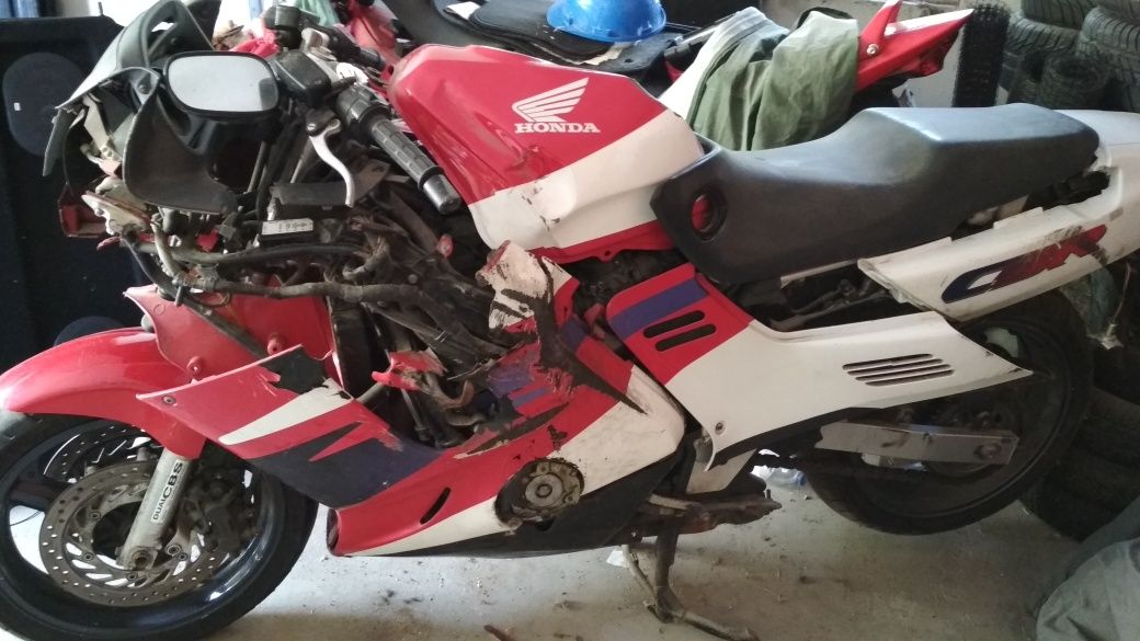 Para peças Honda CBR 1000