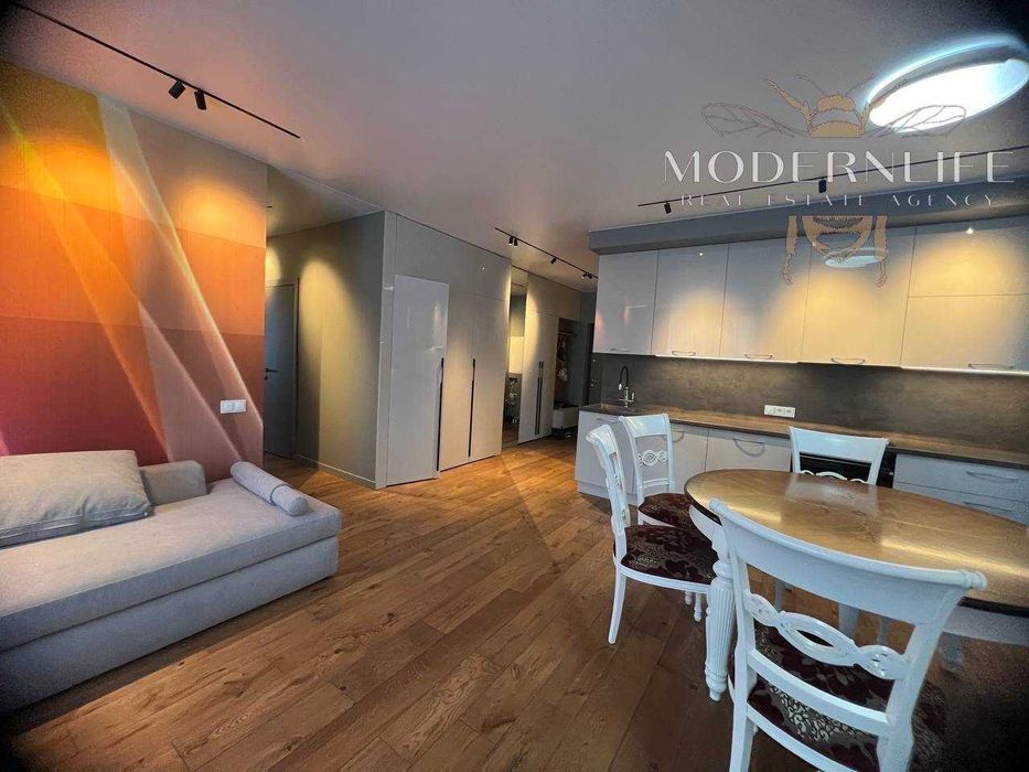 Файна Таун Продаж 3  кімнатної квартири