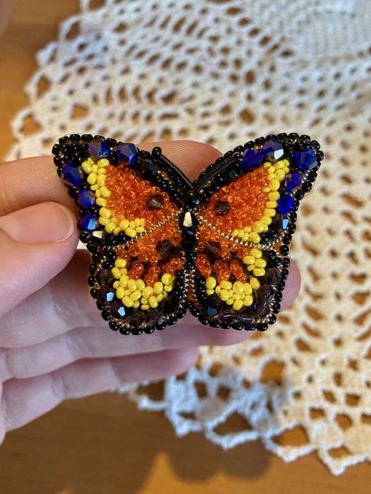 Брошки. Прикраси. Бісерні вироби.