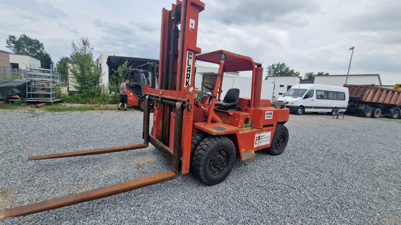 Duży wózek widłowy Clark  5-7ton widły 200x200