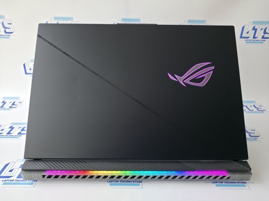 Asus Rog Strix Scar 18 2.5k 240Hz i9-14900HX/ram32/ssd-2Tb RTX4090