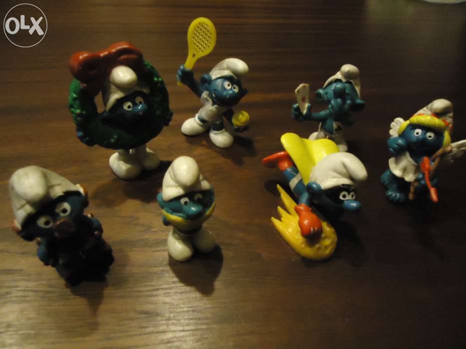 Lote de smurfs ou estrumpfes e 1 casa verde