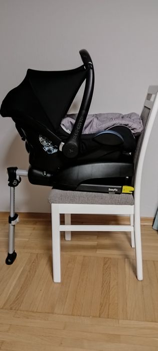 Fotelik samochodowy Maxi Cosi z bazą