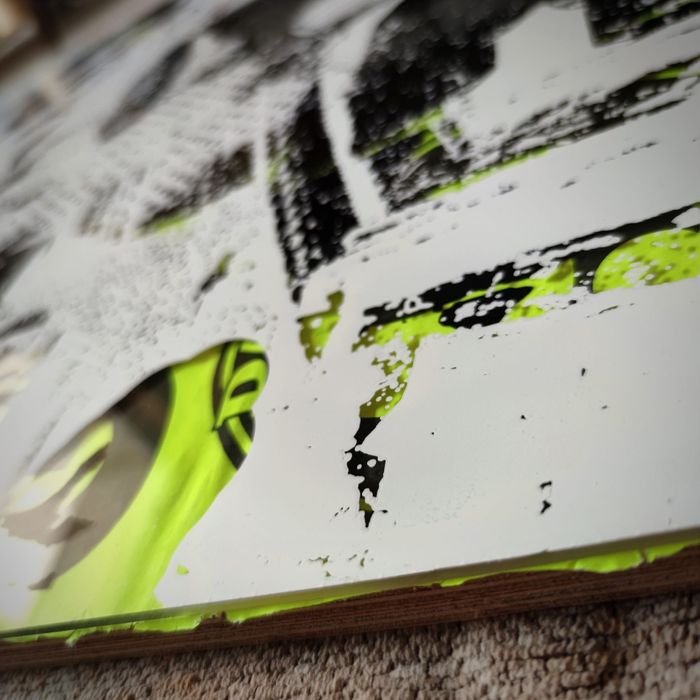 Vhils SEVER 02 (pixglass)