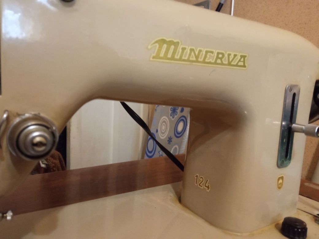 Швейна машина Minerva