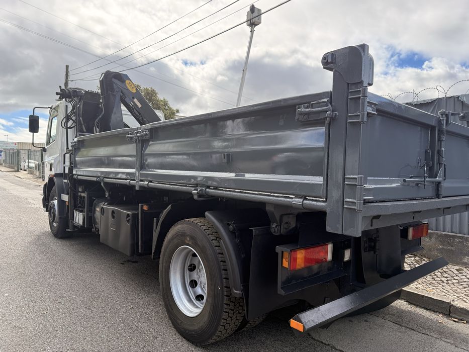 DAF CF GRUA COM CAIXA TRI-BASCULANTE APENAS 109.000km ##OPORTUNIDADE##