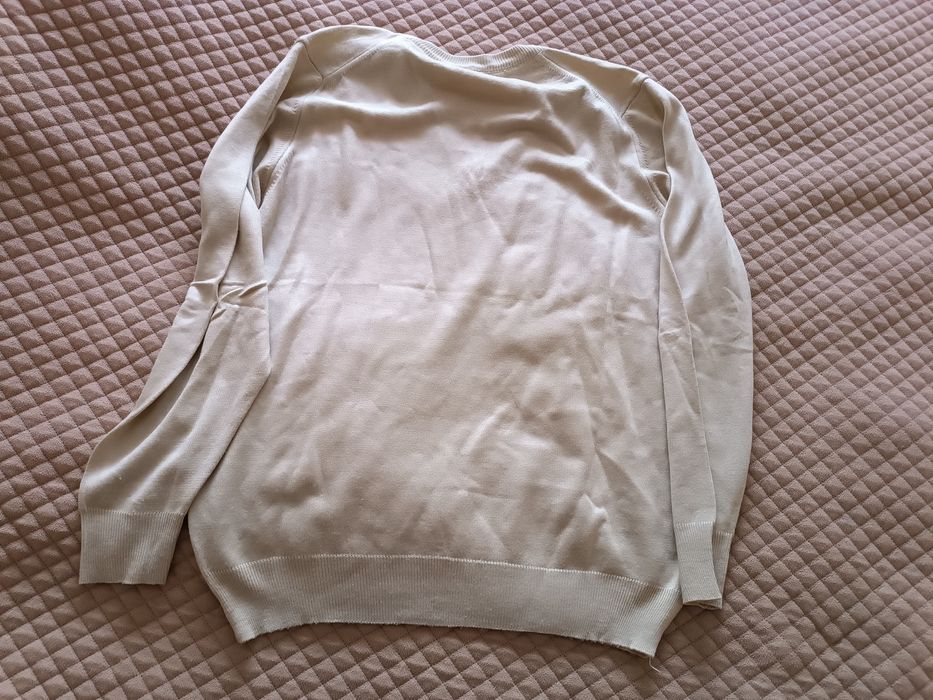 Beżowy sweter męski