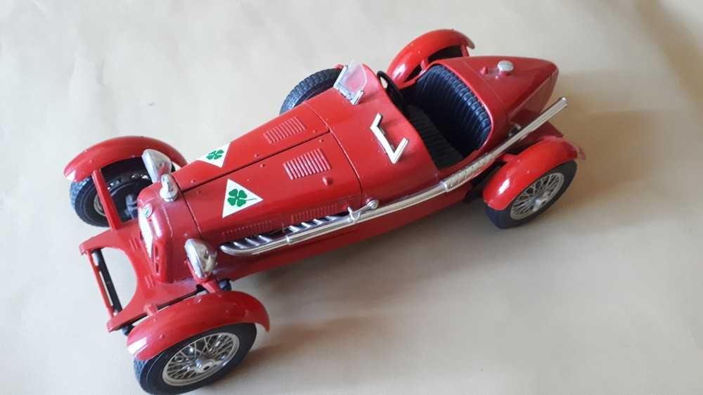 BURAGO Alfa Romeu 2300 Monza de 1934 - Escala 1:18